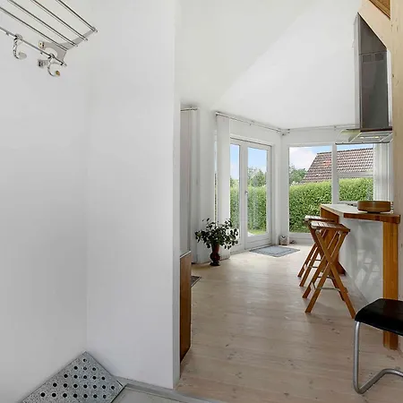 Σπίτι διακοπών Scenic Summer House Near Quiet Lapping Waves *