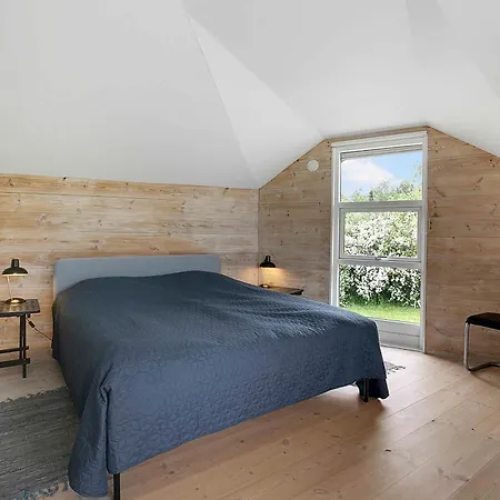 Scenic Summer House Near Quiet Lapping Waves Σπίτι διακοπών *