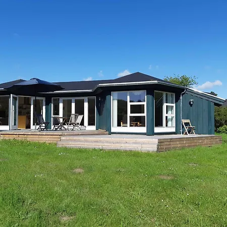 Scenic Summer House Near Quiet Lapping Waves Kirke-Hyllinge
